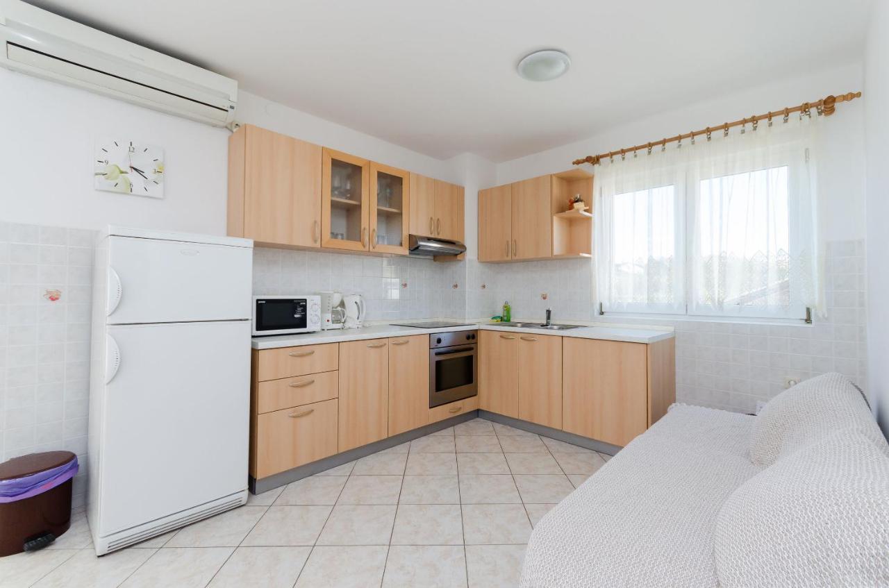 Apartments Marija P Лопар Екстер'єр фото