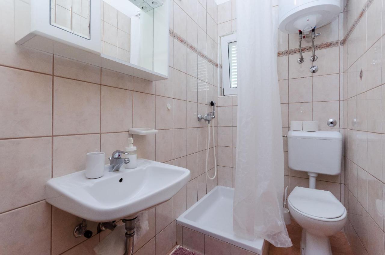 Apartments Marija P Лопар Екстер'єр фото