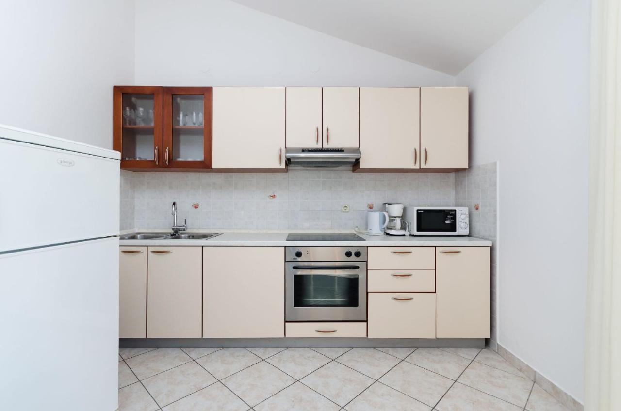 Apartments Marija P Лопар Екстер'єр фото