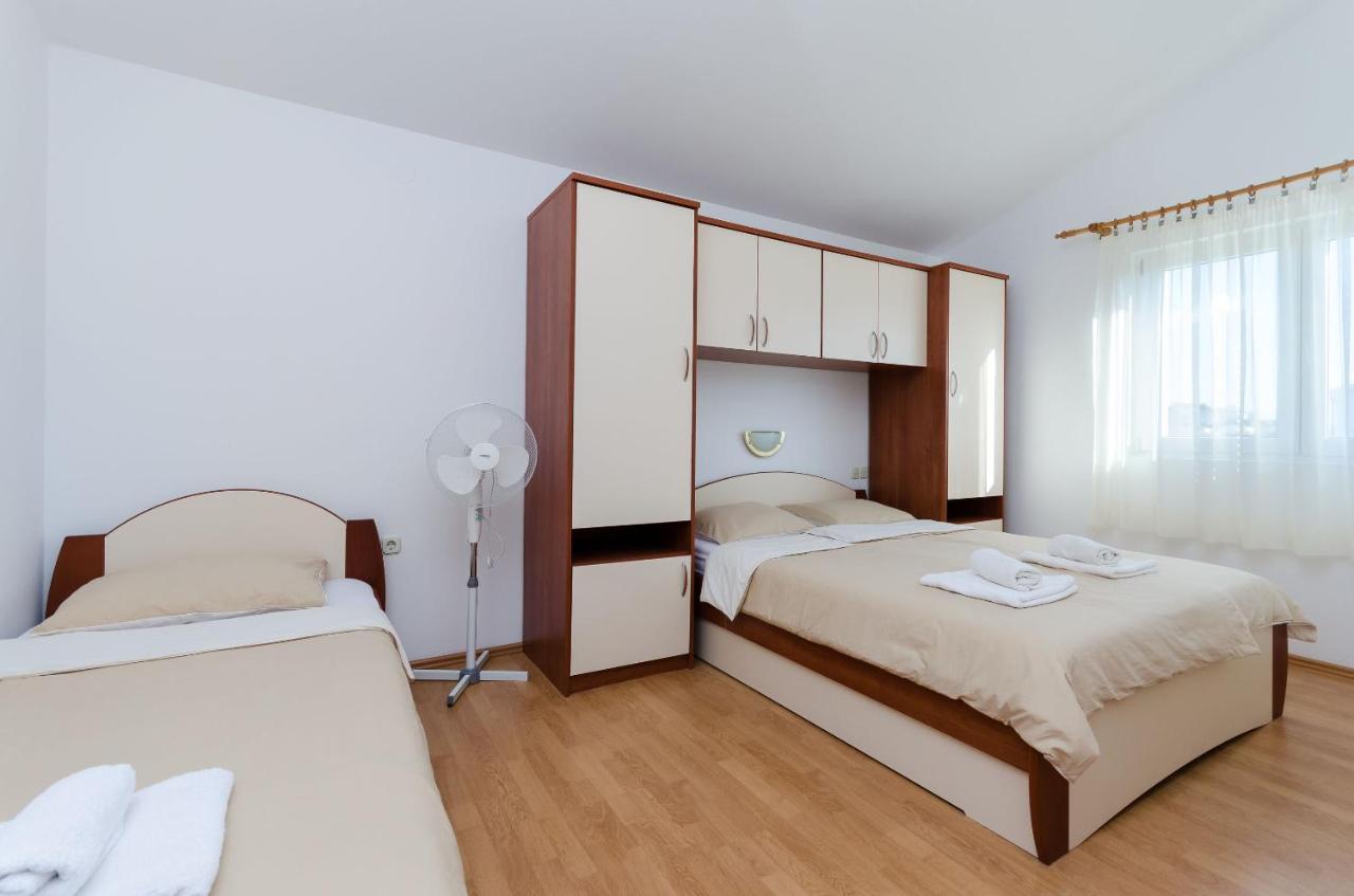 Apartments Marija P Лопар Екстер'єр фото