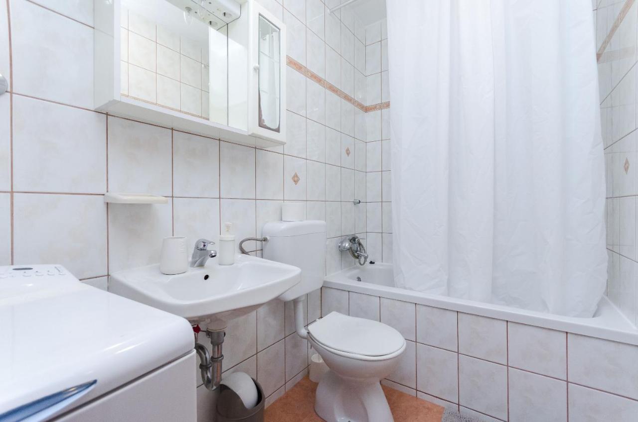 Apartments Marija P Лопар Екстер'єр фото