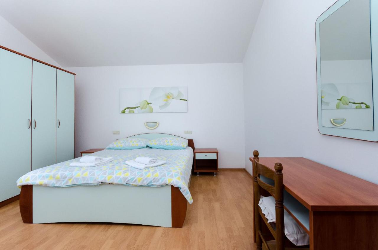 Apartments Marija P Лопар Екстер'єр фото